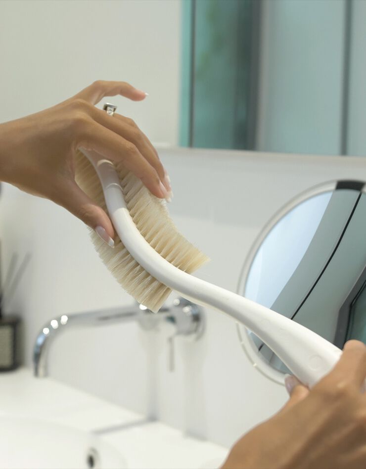 Brosse ergonomique spéciale dos (blanc) Brosse ergonomique spéciale dos (blanc)