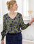 Blouse smocks épaules imprimé fleuri (vert / marine)