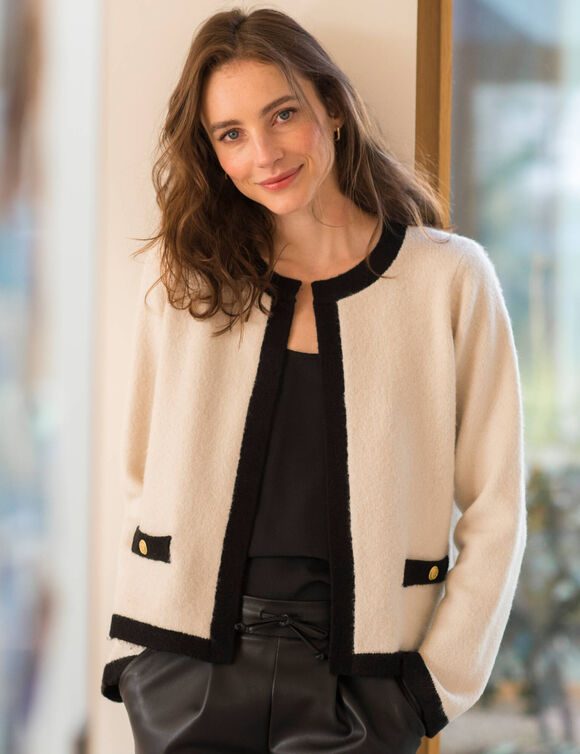 Cardigan bicolore esprit veste, en maille jersey (écru / noir)