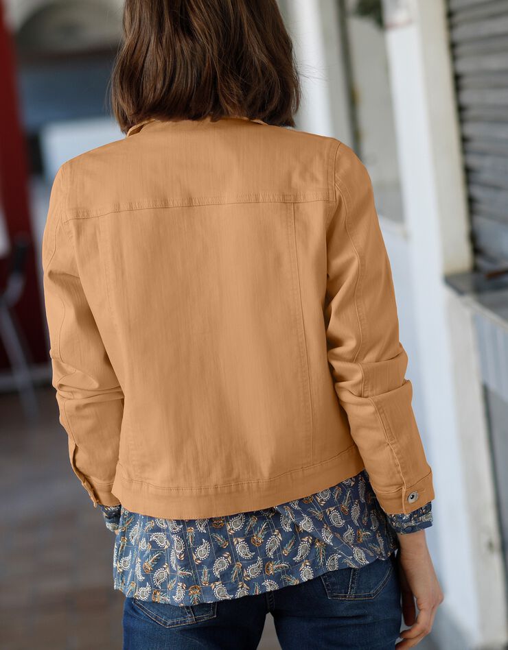 Veste boutonnée plis fantaisie (caramel) Veste boutonnée plis fantaisie (caramel)