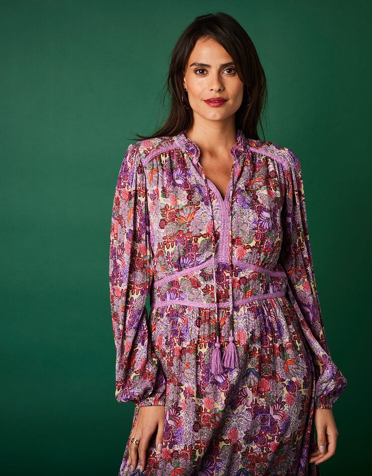 Robe longue fluide imprimée (écru / parme)
