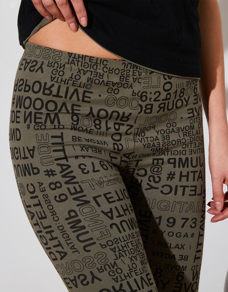 Legging 3/4 imprimé, motifs lettres imprimées (kaki / noir) Legging 3/4 imprimé, motifs lettres imprimées (kaki / noir)