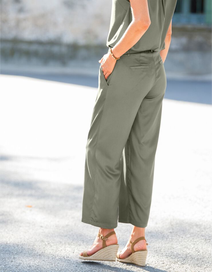 Pantalon large raccourci (kaki) Pantalon large raccourci (kaki)