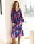 Robe longue fluide imprimée col V, viscose (marine / violine)