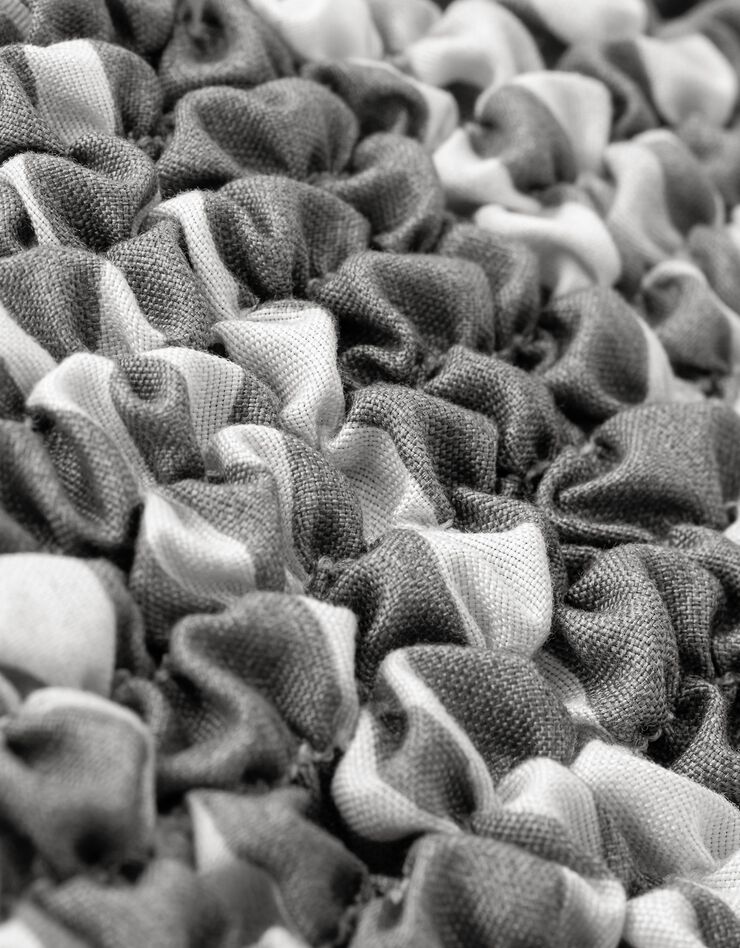 Housse bi-extensible microfibre imprimé vagues pour fauteuil et canapé (gris)