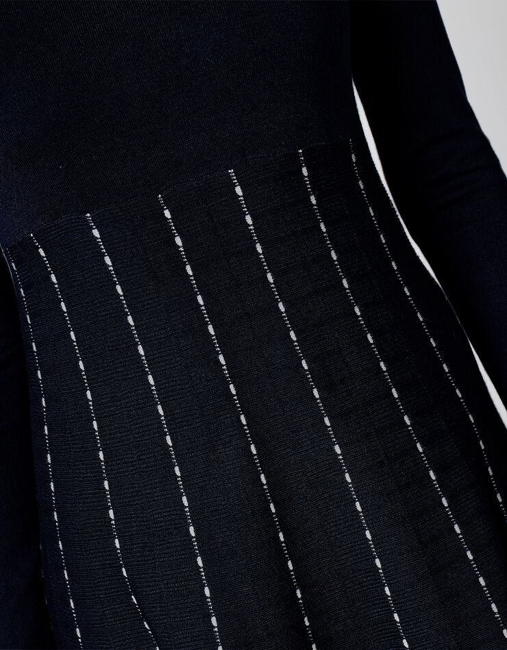 Robe pull forme danseuse, jupe évasée. (noir) Robe pull forme danseuse, jupe évasée. (noir)