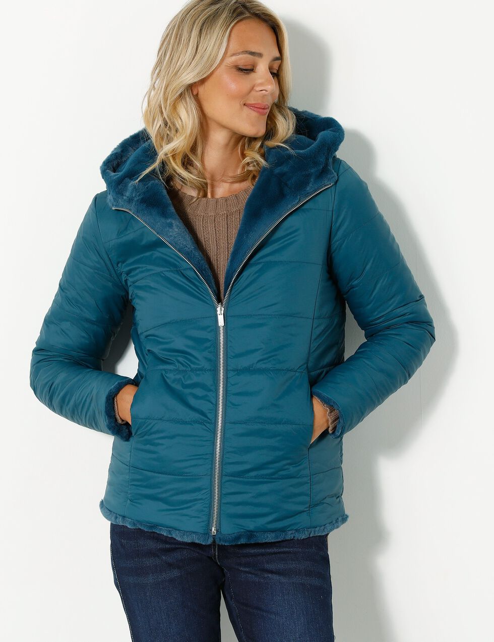 Veste fausse fourrure r?�versible en doudoune, bleu canard | Blancheporte