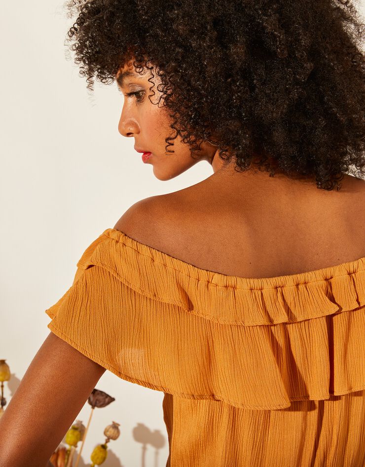 Robe longue volantée, décolleté élastique (ocre) Robe longue volantée, décolleté élastique (ocre)