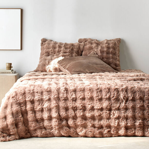 Couvre-lit et taie d'oreiller, aspect fourrure.  (gr&egrave;ge)