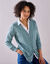 Gilet boutonné col V, laine d'agneau (vert grisé)