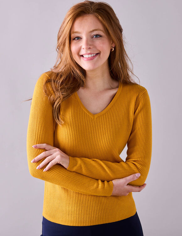 Pull col V, maille côtelée (curry)