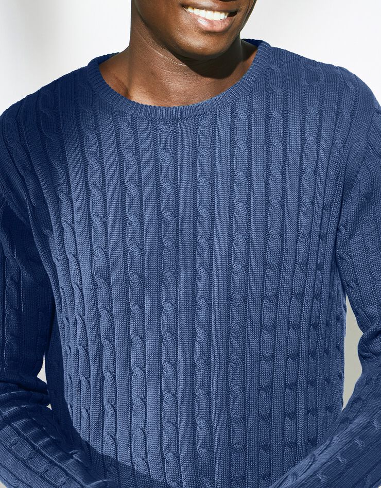 Pull col rond maille torsades (bleu) Pull col rond maille torsades (bleu)