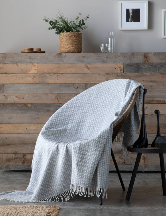 Plaid chevrons bicolores (gris / blanc)