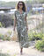 Robe longue imprimée col V, crépon (kaki / blanc)