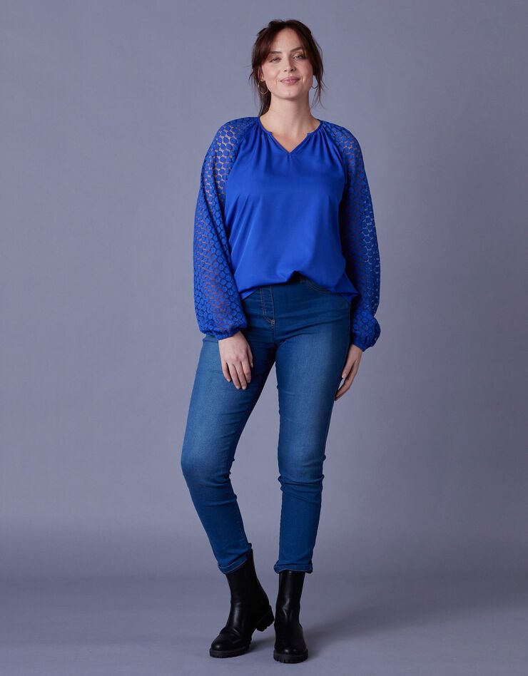 Blouse unie manches dentelle (bleu dur) Blouse unie manches dentelle (bleu dur)