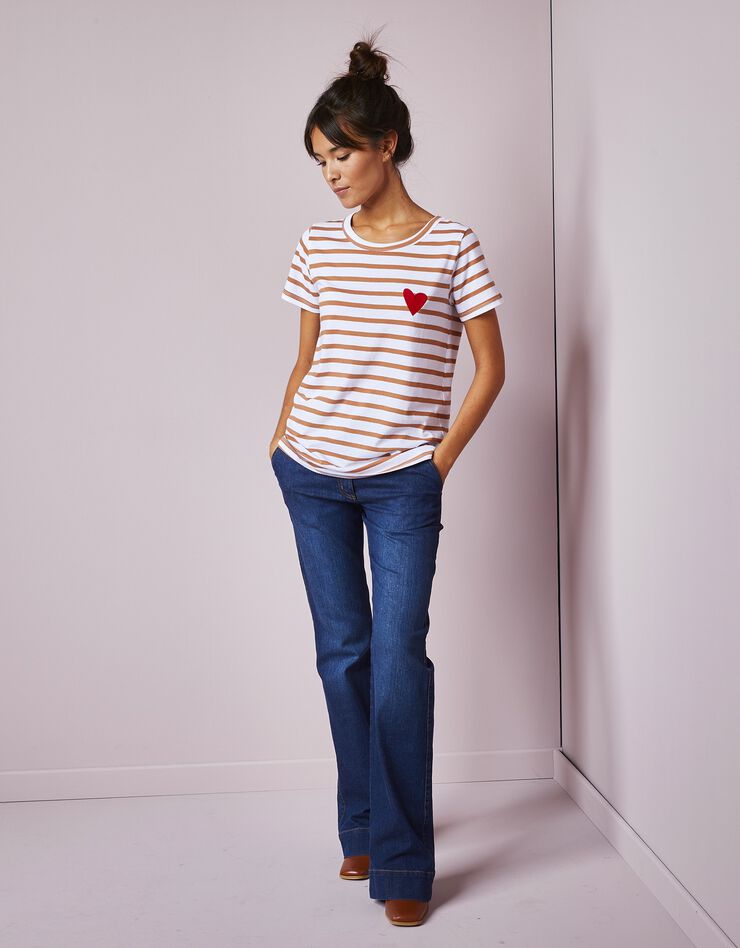 Tee-shirt rayé broderie "coeur", fils tissés-teints (écru / caramel) Tee-shirt rayé broderie "coeur", fils tissés-teints (écru / caramel)