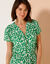 Robe courte col zippé, crépon imprimé (vert / écru)