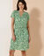 Robe courte col zippé, crépon imprimé (vert / écru)