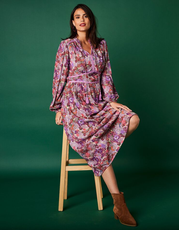 Robe longue fluide imprimée (écru / parme)