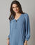 Robe courte volantée à nouettes, crêpe (bleu)