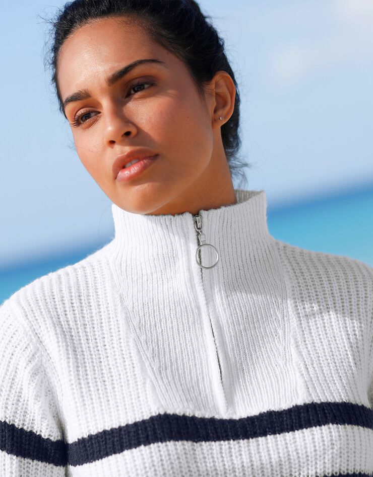 Pull rayé col zippé, maille anglaise toucher mohair (écru / marine) Pull rayé col zippé, maille anglaise toucher mohair (écru / marine)