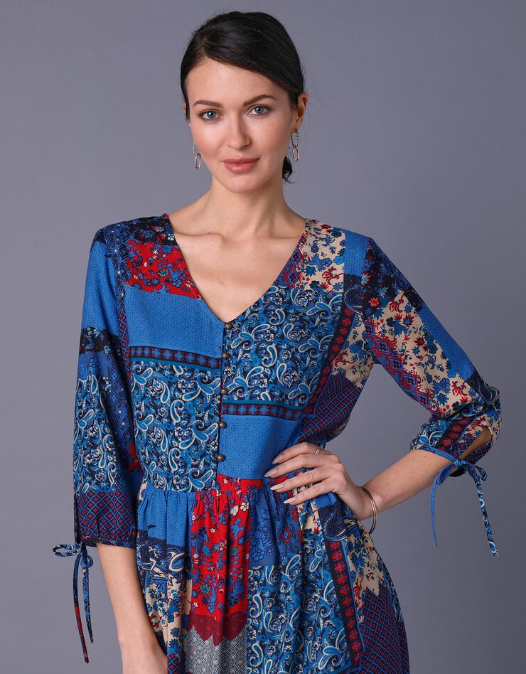 Robe longue imprimé patchwork col V (bleu / rouge)