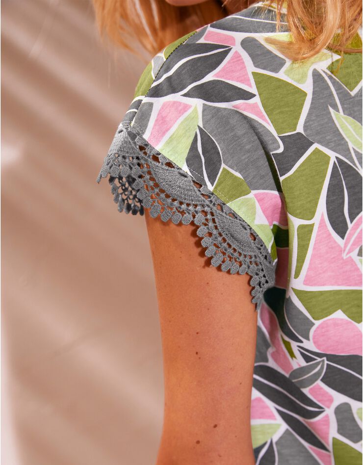 Tee-shirt imprimé col V macramé (kaki / rose) Tee-shirt imprimé col V macramé (kaki / rose)