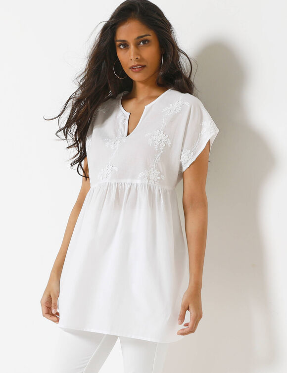 Tunique &agrave; plastron broderie anglaise, manches courtes (blanc)