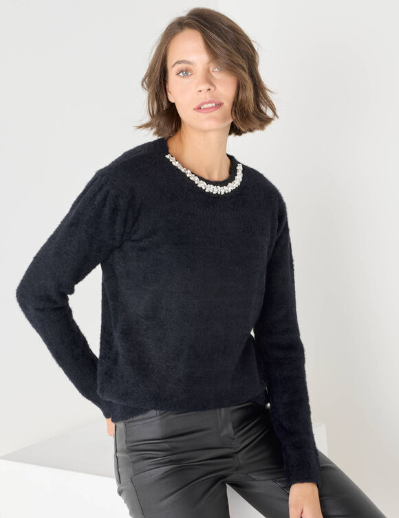 Pull maille poilue d&eacute;collet&eacute; strass (noir)
