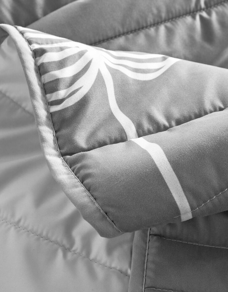 Couvre-lit matelassé microfibre imprimé feuilles (gris) Couvre-lit matelassé microfibre imprimé feuilles (gris)