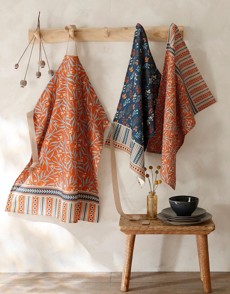 Tablier fabriqué en France, motif fleuri Indian fond terracotta - coton biologique(1) (terracotta) Tablier fabriqué en France, motif fleuri Indian fond terracotta - coton biologique(1) (terracotta)