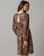 Robe courte manches blousantes, crêpe imprimé (chocolat)