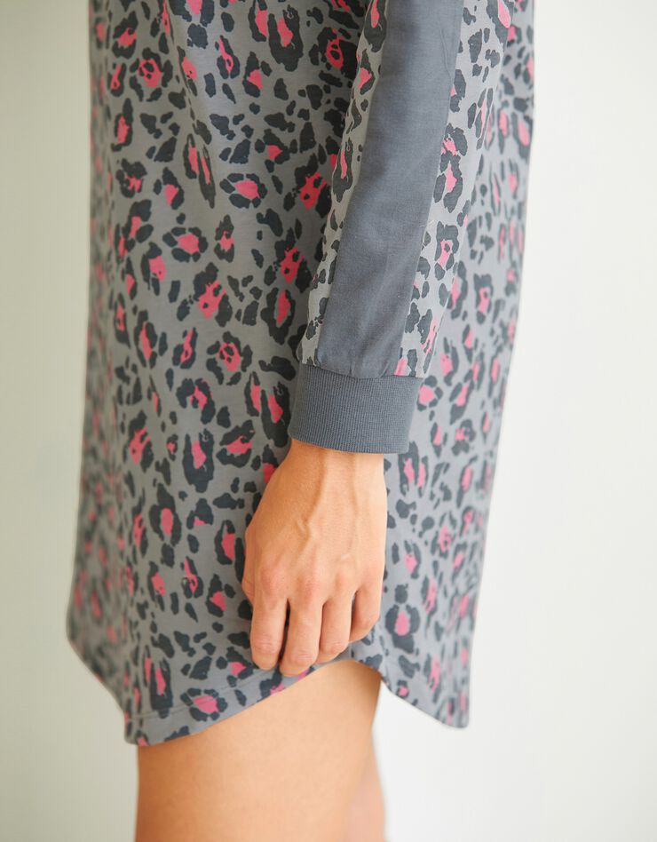 Chemise de nuit imprimée léopard (gris) Chemise de nuit imprimée léopard (gris)