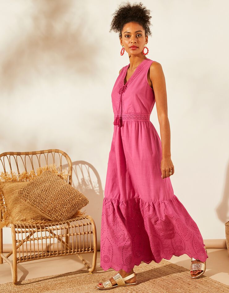 Robe longue sans manches, broderie anglaise (violine) Robe longue sans manches, broderie anglaise (violine)