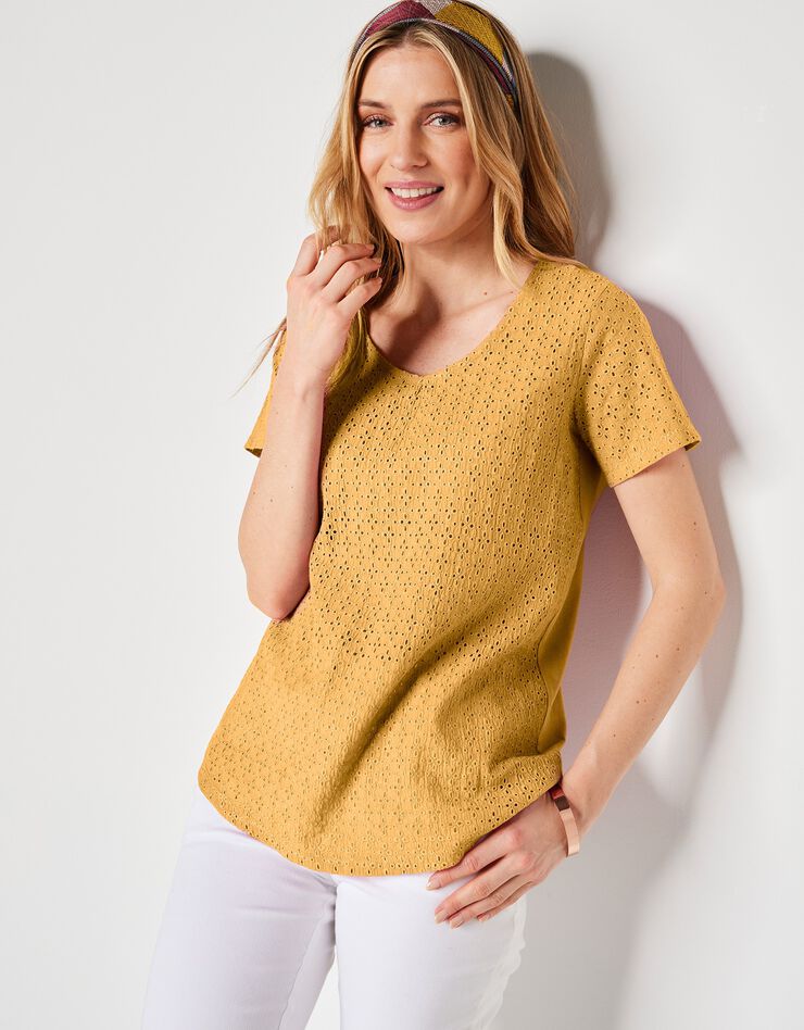 Tee-shirt col V broderie anglaise (safran) Tee-shirt col V broderie anglaise (safran)