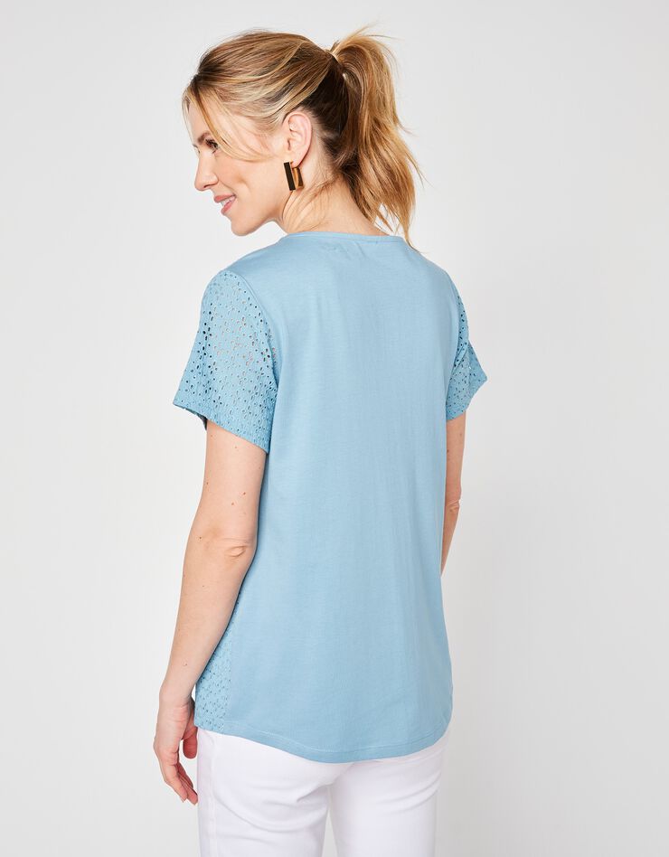 Tee-shirt col V broderie anglaise (bleu grisé) Tee-shirt col V broderie anglaise (bleu grisé)