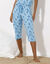Pantacourt de pyjama imprimé fleuri (bleu / écru)