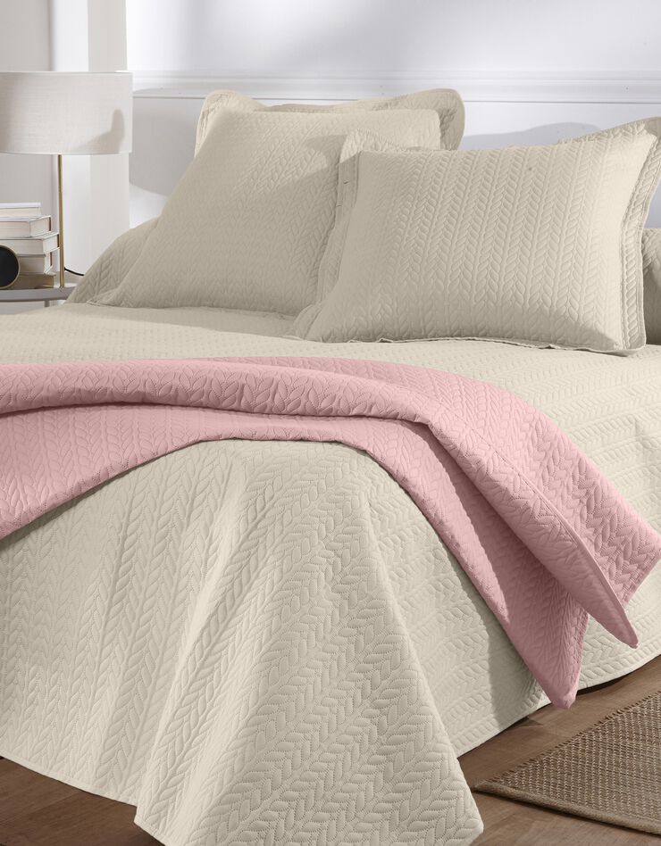 Couvre-lit matelassé microfibre motif géométrique (rose poudré) Couvre-lit matelassé microfibre motif géométrique (rose poudré)