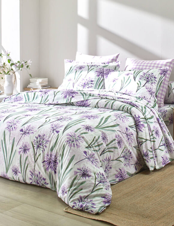 Linge de lit Agapanthe en coton imprim&eacute; fleurs (parme)