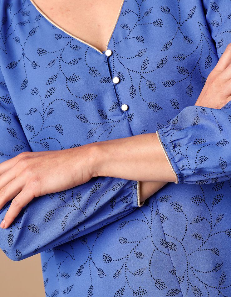 Blouse évasée détails dorés imprimé bicolore, crêpe (bleu dur / noir) Blouse évasée détails dorés imprimé bicolore, crêpe (bleu dur / noir)