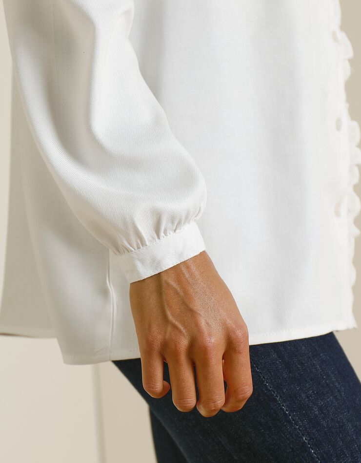 Blouse boutonnée twill et macramé (écru) Blouse boutonnée twill et macramé (écru)