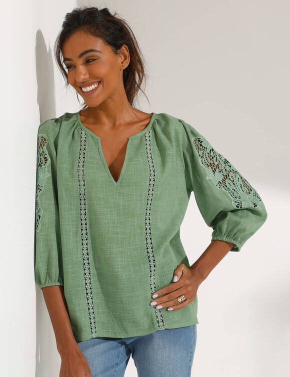 Blouse unie macramé, manches brodées (kaki)