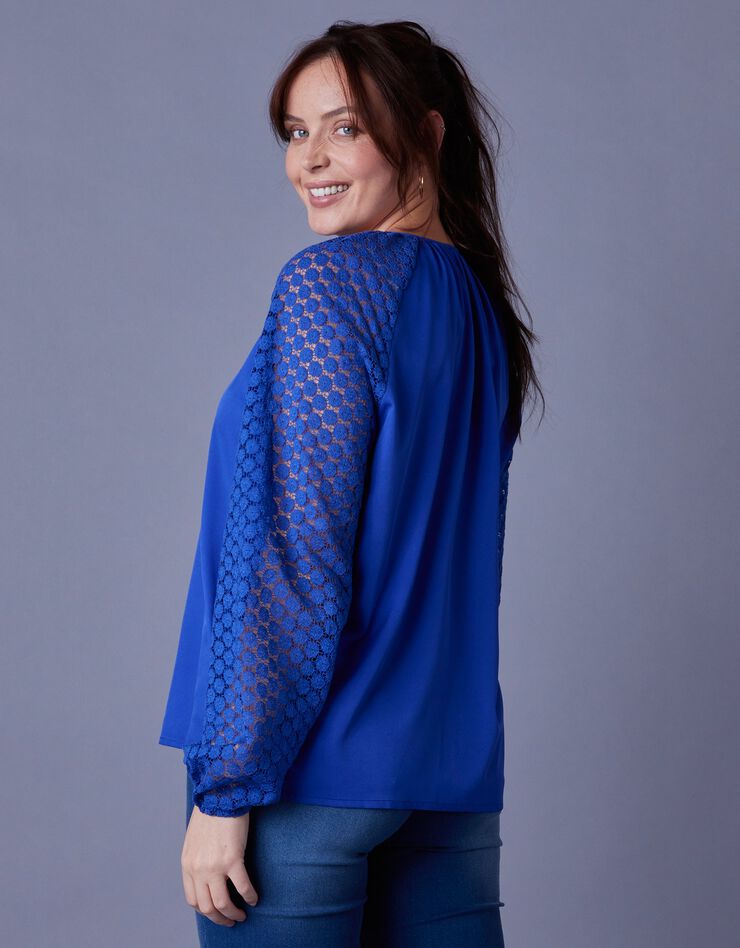Blouse unie manches dentelle (bleu dur) Blouse unie manches dentelle (bleu dur)