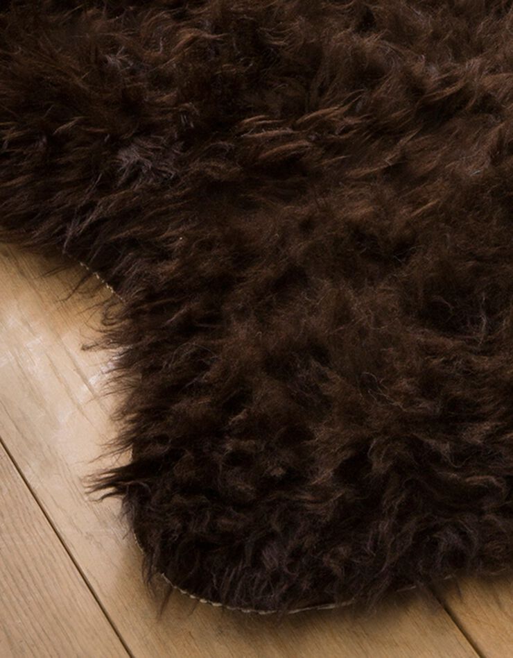 Tapis poils forme peau de bête (chocolat)