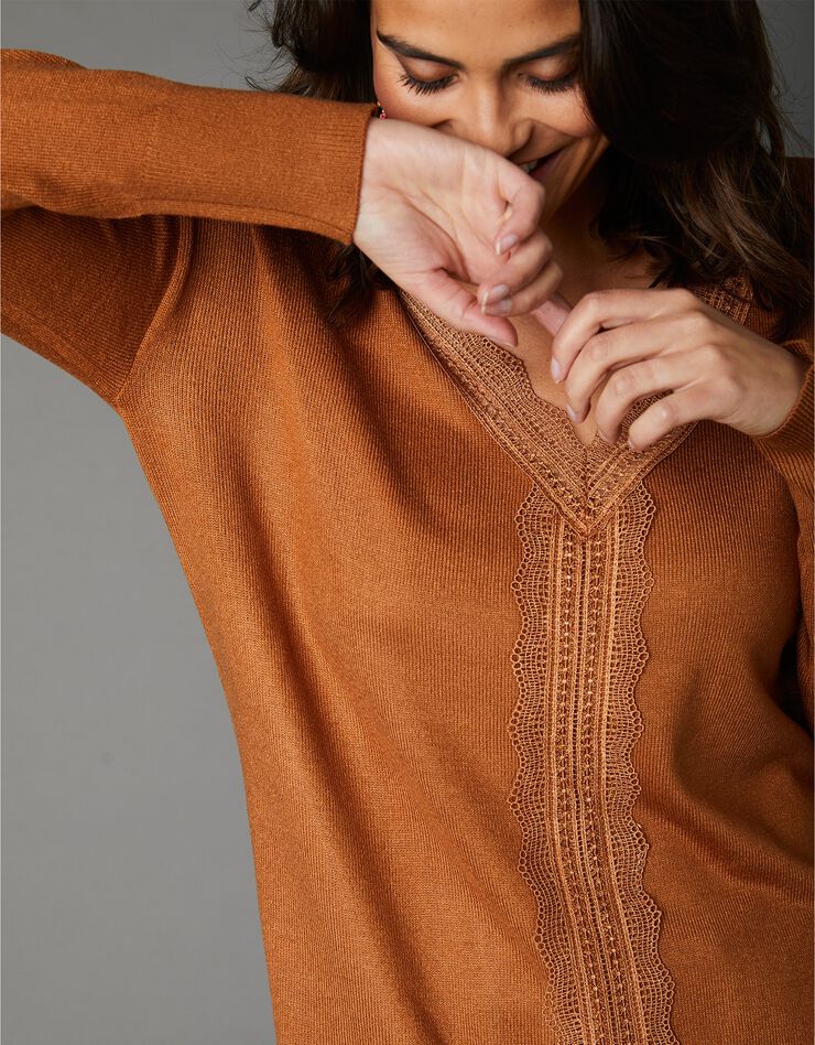 Pull toucher cachemire, finition dentelle (caramel) Pull toucher cachemire, finition dentelle (caramel)