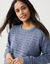 Pull col rond manches blousantes, maille ajour&eacute;e fantaisie (bleu denim)