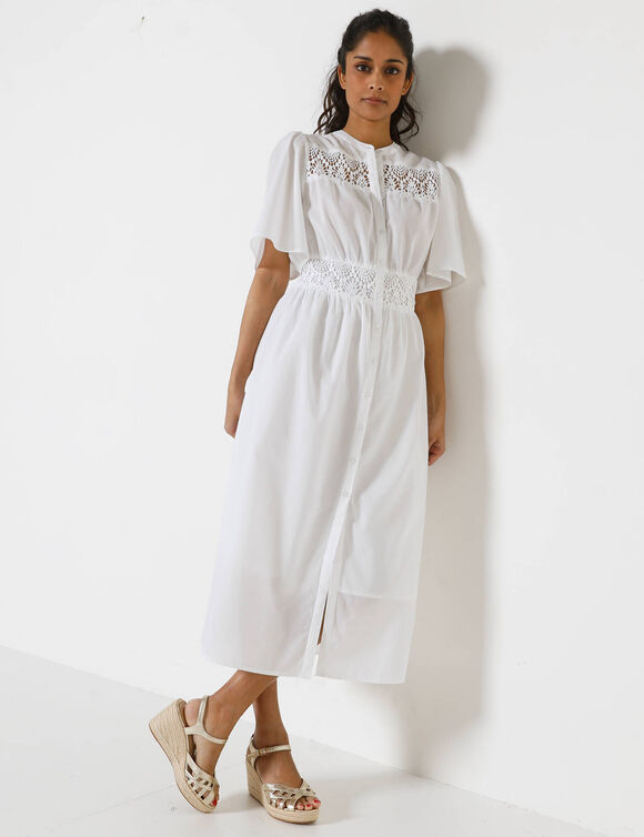 Robe boutonn&eacute;e macram&eacute;, manches coudes &eacute;vas&eacute;es (blanc)
