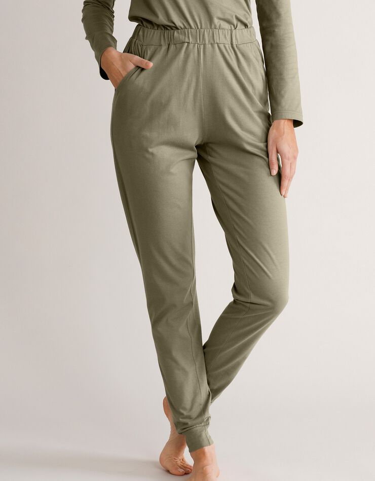 Pantalon bas resserré uni taille élastiquée (vert olive) Pantalon bas resserré uni taille élastiquée (vert olive)