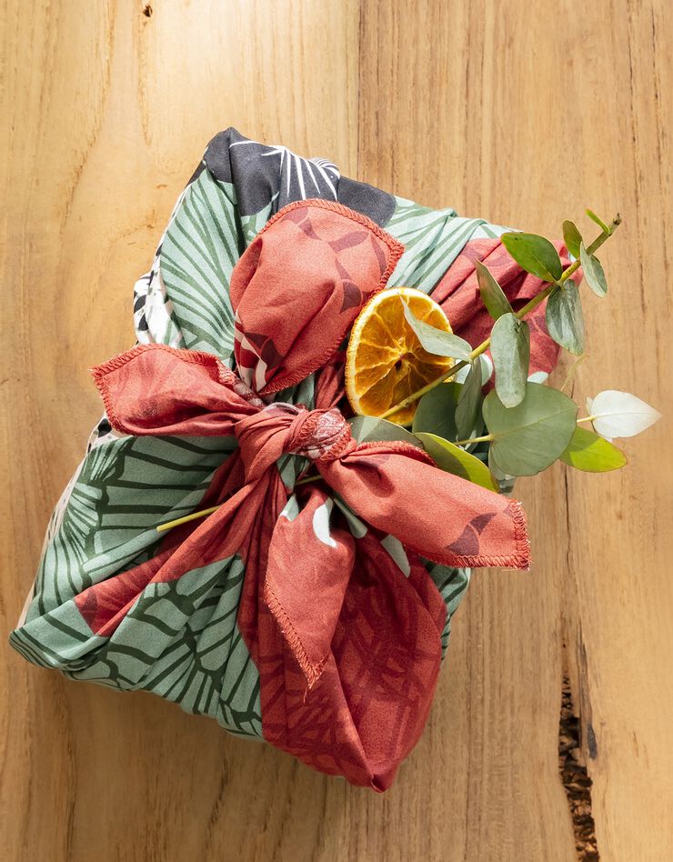 Tissu cadeau furoshiki imprimé, lot de 4 - collection upcycling (terracotta) Tissu cadeau furoshiki imprimé, lot de 4 - collection upcycling (terracotta)