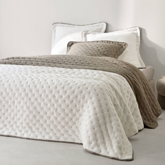 Couvre-lit r&eacute;versible microfibre matelass&eacute;e/sherpa (beige)